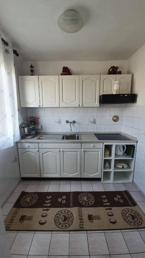 Apartmani Sofia Нивице Екстериор снимка